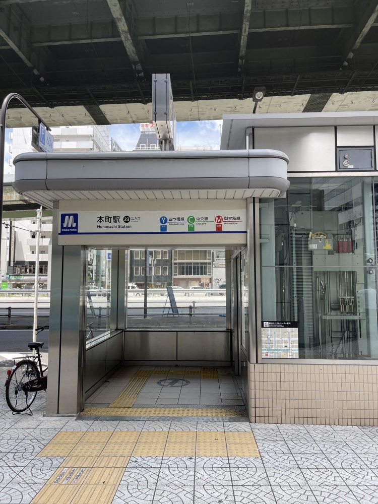 本町駅２３番出入口　エレベーター
