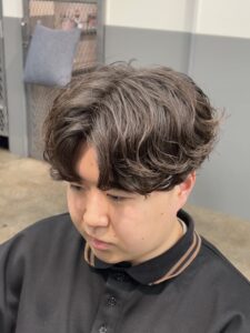 シャドウパーマ　大阪シャドウパーマ　シャドウパーマ大阪　マッシュウルフ　大阪メンズパーマ　メンズパーマ　シャドウパーマ分ける