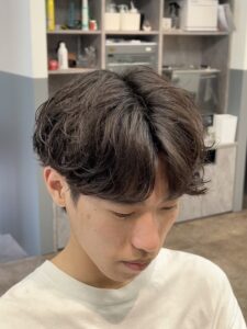 シャドウパーマ　大阪シャドウパーマ　シャドウパーマ大阪　マッシュウルフ　大阪メンズパーマ　メンズパーマ　　シャドウパーマ分ける